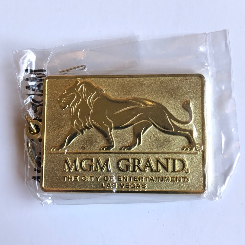 NEW Vintage Keychain MGM GRAND The City of Entertainment Las Vegas Players Club